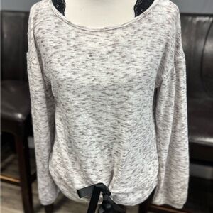 NWOT Women’s Size L Paper moon Top With Ribbon Tie Front MSRP $48